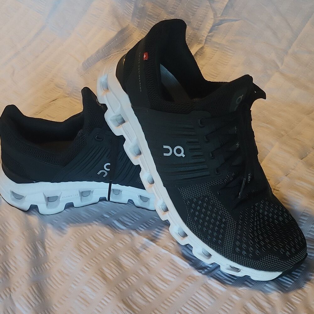 On Running Women's Cloudswift Running Shoe-Black 8.5 US Worn Once EUC